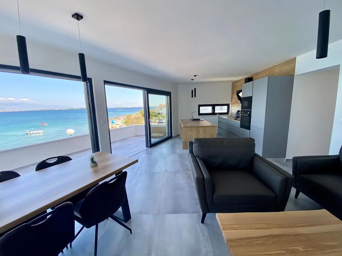 Luxury Beach Villa Vir / Apartments